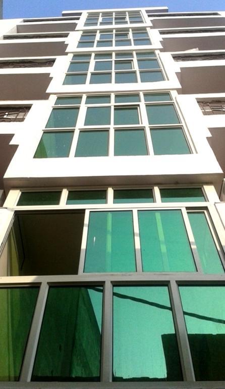 Charanpahari Hotel New Delhi Exterior photo